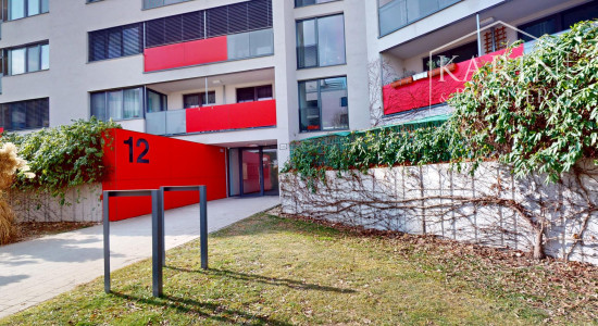 1,5-IZBOVÝ BYT S LOGGIOU A VÝHĽADOM NA VINICE V MALÝCH KRASŇANOCH