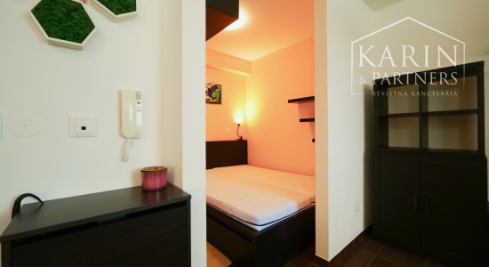 Kompletne zariadený 1,5i byt | Klimatizácia | Loggia | Garáž