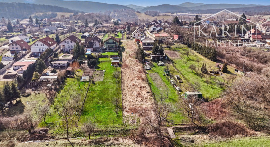 Stavebný pozemok s rozlohou 1758 m² v obci Lošonec.