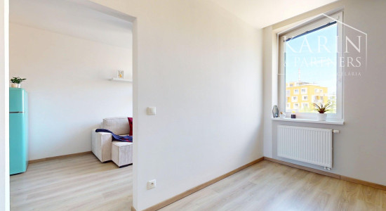 ÚTULNÝ ZARIADENÝ 2I BYT S BALKÓNOM, PIVNICOU A PARKOVACÍM MIESTOM