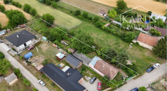 2i tehlový dom s vínnou pivnicou a pozemkom 1250 m²