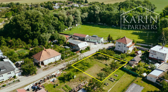 PREDAJ: STAVEBNÝ POZEMOK SO SIEŤAMI