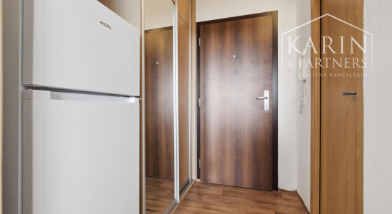 Predaj klimatizovaná garsónka so zasklenou lodžiou, Bratislava V - Petržalka, Blagoevova ulica