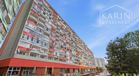 Predaj klimatizovaná garsónka so zasklenou lodžiou, Bratislava V - Petržalka, Blagoevova ulica