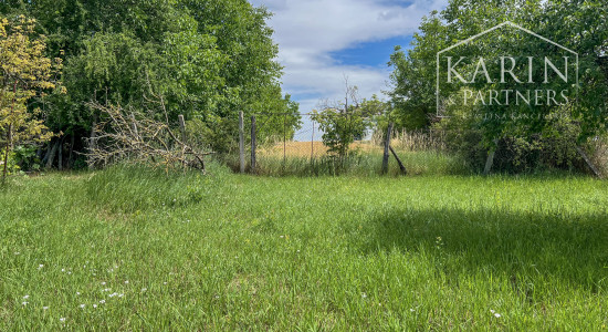 2i tehlový dom s vínnou pivnicou a pozemkom 1250 m²