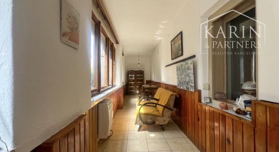 2i tehlový dom s vínnou pivnicou a pozemkom 1250 m²