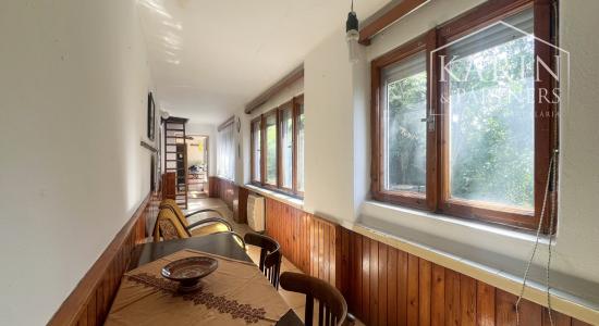 2i tehlový dom s vínnou pivnicou a pozemkom 1250 m²