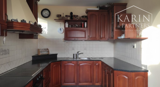 6-izbový rodinný dom s hosťovským bytom v centre Ivanky pri Dunaji