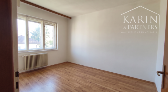 EXKLUZÍVNE na PREDAJ: Rodinný dom 4izbový, garáž, Bánov