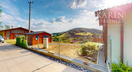 Prémiová novostavba rodinného domu s panoramatickým výhľadom (obec Uhliská) – Ideálna investícia a únik do prírody