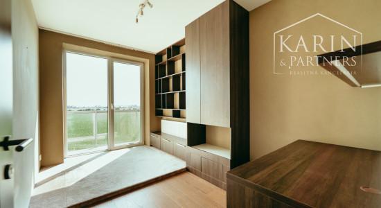 MODERNÝ PODKROVNÝ 3-IZBOVÝ BYT, SKALICA - LÚČKY
