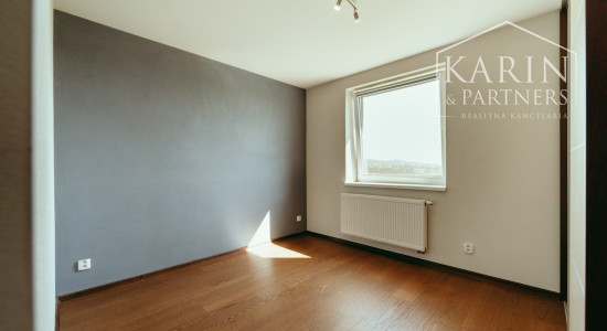 MODERNÝ PODKROVNÝ 3-IZBOVÝ BYT, SKALICA - LÚČKY