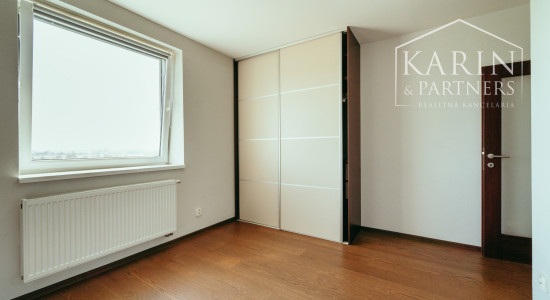 MODERNÝ PODKROVNÝ 3-IZBOVÝ BYT, SKALICA - LÚČKY