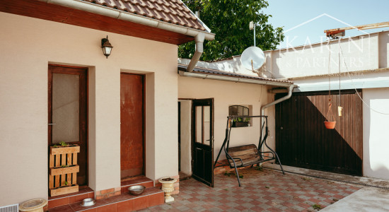 ZREKONŠTRUOVANÝ A ZARIADENÝ 3i RODINNÝ DOM V SKALICI