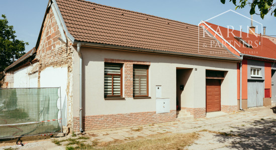 ZREKONŠTRUOVANÝ A ZARIADENÝ 3i RODINNÝ DOM V SKALICI