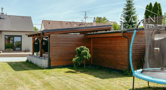3-IZBOVÝ DOM S BAZÉNOM A VEĽKÝM POZEMKOM – HOLÍČ