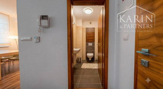 Na predaj atraktívny 2-izb.apartmán pri jazere Štrbské pleso