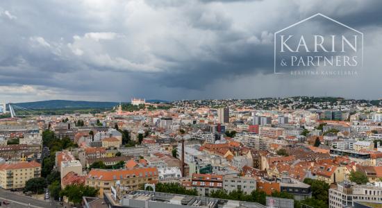 DIZAJNOVO ZARIADENÝ 2I BYT S VÝHĽADOM NA HRAD V PROJEKTE SKY PARK