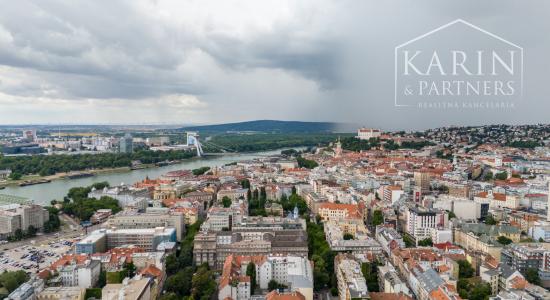 DIZAJNOVO ZARIADENÝ 2I BYT S VÝHĽADOM NA HRAD V PROJEKTE SKY PARK