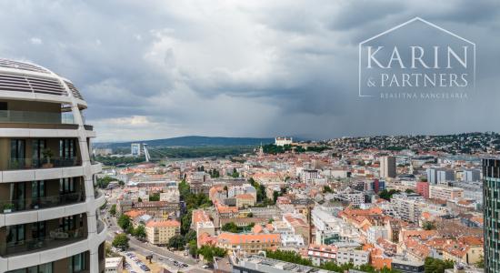 DIZAJNOVO ZARIADENÝ 2I BYT S VÝHĽADOM NA HRAD V PROJEKTE SKY PARK
