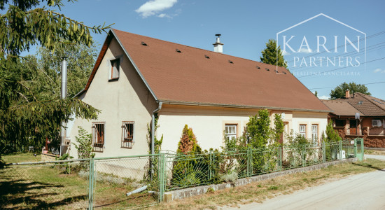 5i rodinný dom/chalupa pri borovicovom lese v obci Borský Mikuláš