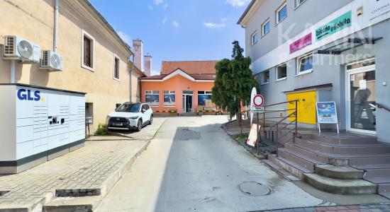 Prízemný prevádzkový priestor na prenájom v srdci mesta Holíč