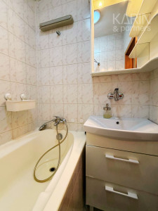PRIESTRANNÝ ZARIADENÝ 2I BYT S BALKÓNOM A ŠATNÍKOM PRI RAČIANSKOM MÝTE