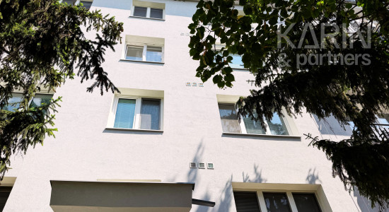 PRIESTRANNÝ ZARIADENÝ 2I BYT S BALKÓNOM A ŠATNÍKOM PRI RAČIANSKOM MÝTE