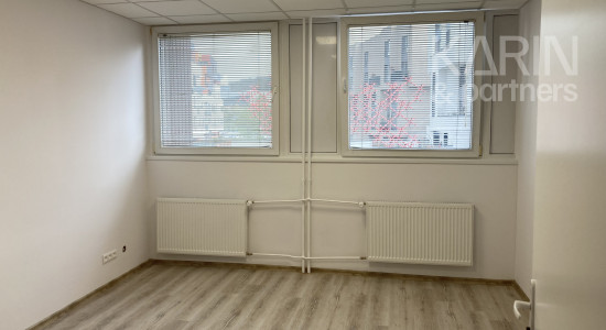 Prenájom klimatizovaná kancelária 24 m2, ul. Polianky, BA IV., Dúbravka