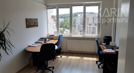 Prenájom klimatizovaná kancelária 24 m2, ul. Polianky, BA IV., Dúbravka