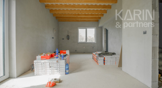 Luxusný 6i dom s bazénom a zapusteným sedením