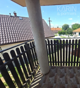 VÝNIMOČNÝ RODINNÝ DOM S BAZÉNOM A NÁDHERNOU ZÁHRADOU V DUNAKILITI – MAĎARSKO