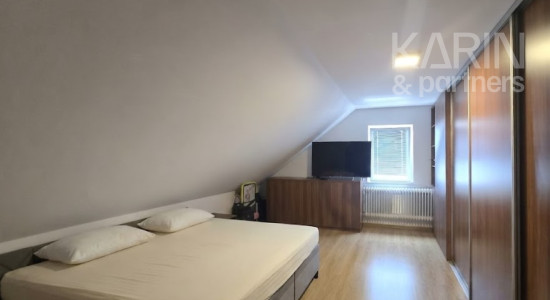 VÝNIMOČNÝ RODINNÝ DOM S BAZÉNOM A NÁDHERNOU ZÁHRADOU V DUNAKILITI – MAĎARSKO