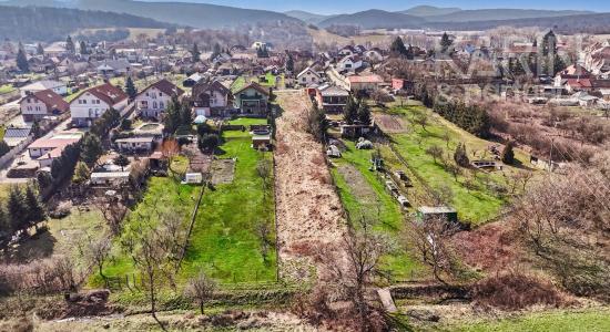 Stavebný pozemok s rozlohou 1758 m² v krásnej obci Lošonec.