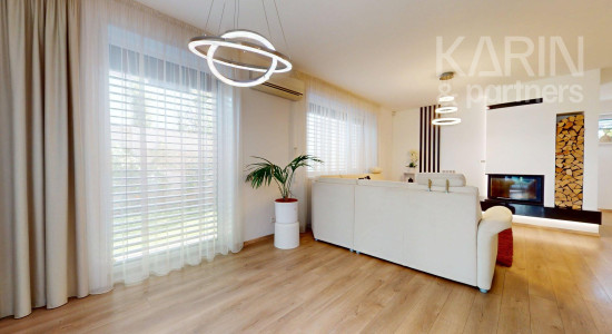 MODERNÝ 4I RODINNÝ DOM S OČARUJÚCOU ZÁHRADOU | ROVINKA RESIDENCE