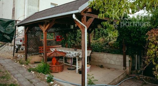 3i priestranný byt s garážou a záhradou v obci Smolinské