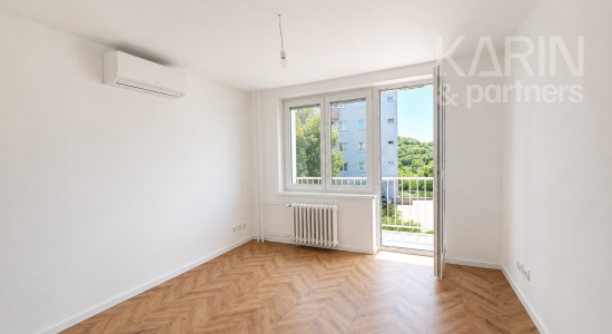 PRENÁJOM | Zrekonštruovaný 3-izbový byt s balkónom – Bratislava - Kramáre.