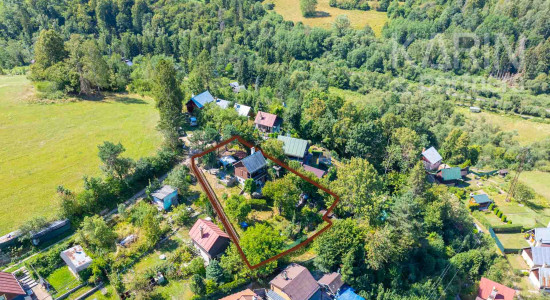 Rekreačná 3-podlažná chata v TOP stave s upraveným pozemkom a panoramatickým výhľadom, Brezno
