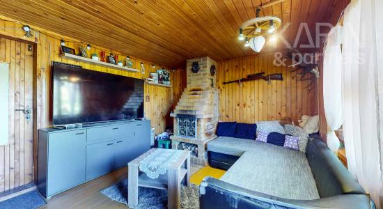 Rekreačná 3-podlažná chata v TOP stave s upraveným pozemkom a panoramatickým výhľadom, Brezno