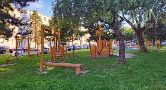3-izbový zrekonštruovaný byt pri parku,  69 m2, v Modre.