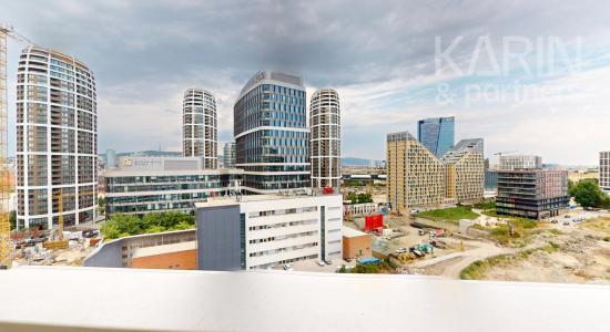 1 izbový byt v Panorama City s výhľadom na Downtown