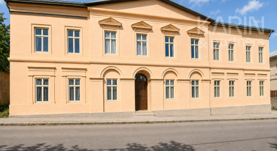 Bývanie s príbehom: Priestranný podkrovný byt v historickom dome Vincentiek