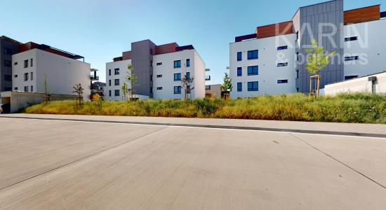 2-IZBOVÝ BYT S BALKÓNOM, KOMUNITNÝM BAZÉNOM A PARKINGOM V NOVOSTAVBE LAURIN DVOR – PODUNAJSKÉ BISKUPICE