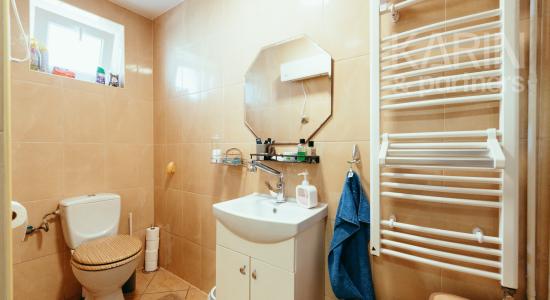 6-IZBOVÝ TEHLOVÝ DOM (NOVÁ STRECHA, KOTOL A SIETE)