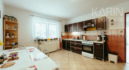 6-IZBOVÝ TEHLOVÝ DOM (NOVÁ STRECHA, KOTOL A SIETE)