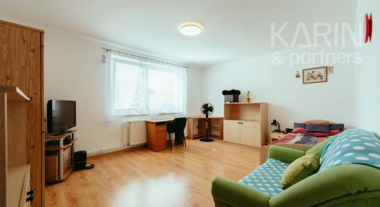 6-IZBOVÝ TEHLOVÝ DOM (NOVÁ STRECHA, KOTOL A SIETE)