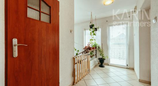 6-IZBOVÝ TEHLOVÝ DOM (NOVÁ STRECHA, KOTOL A SIETE)