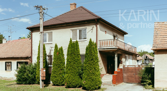 6-IZBOVÝ TEHLOVÝ DOM (NOVÁ STRECHA, KOTOL A SIETE)