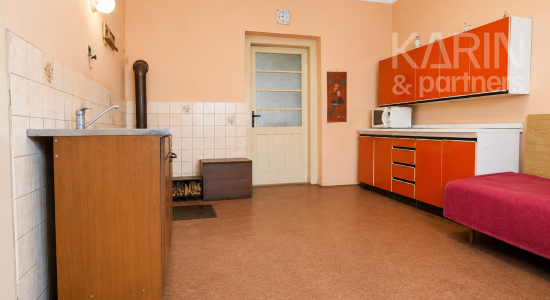 Rodinný dom s garážou a romantickým posedením pri rieke Krupinica (Zvolenská cesta, Krupina)