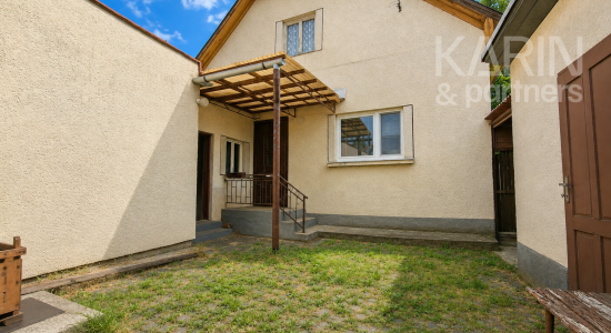 Rodinný dom s garážou a romantickým posedením pri rieke Krupinica (Zvolenská cesta, Krupina)